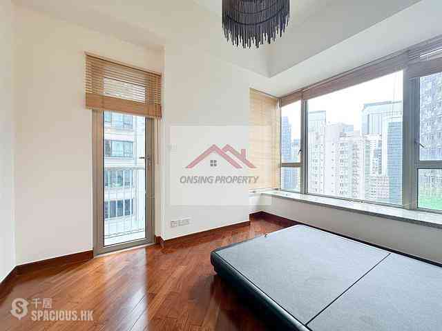 Wan Chai - The Avenue Phase 2 Block 2 04