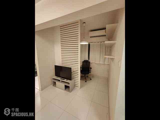 Wan Chai - Tonnochy Towers 04