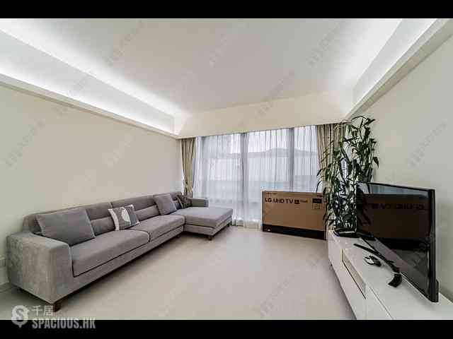 Wan Chai - Convention Plaza Apartments 04