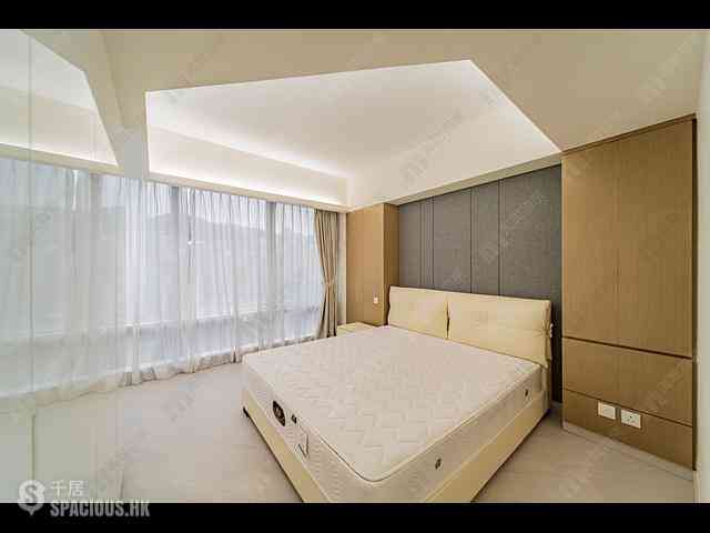 Wan Chai - Convention Plaza Apartments 07
