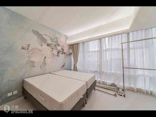 Wan Chai - Convention Plaza Apartments 12