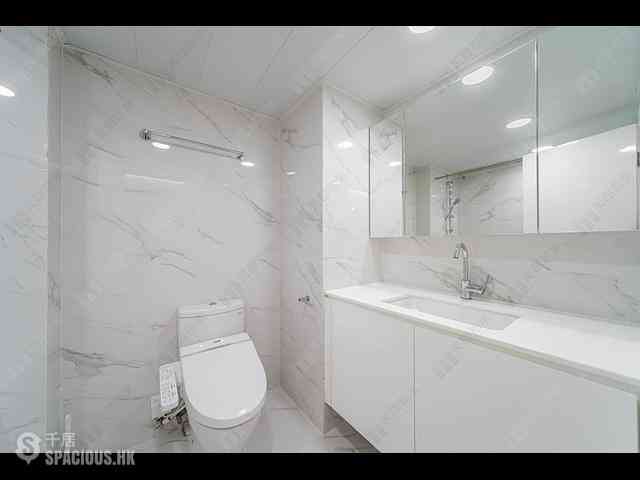 Wan Chai - Convention Plaza Apartments 13
