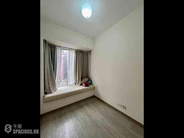 Sai Ying Pun - Island Crest Block 1 04