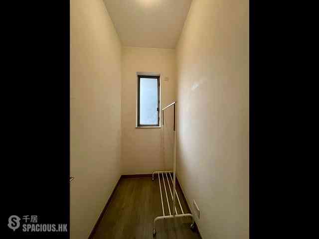 Sai Ying Pun - Island Crest Block 1 09