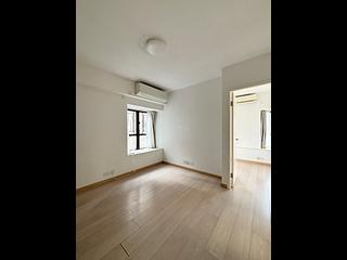 Wan Chai - Tai Yuen Court 02