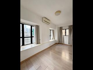 Wan Chai - Tai Yuen Court 03
