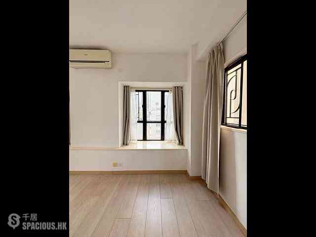 Wan Chai - Tai Yuen Court 05