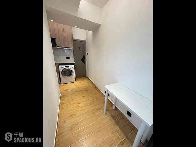Prince Edward - Flatiron Court 02