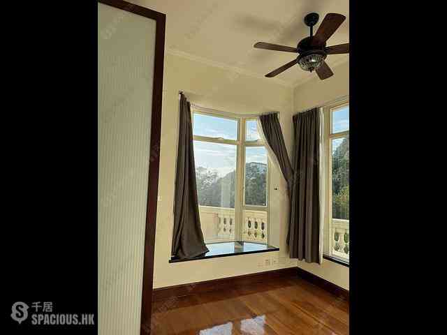 The Peak - The Mount Austin 01