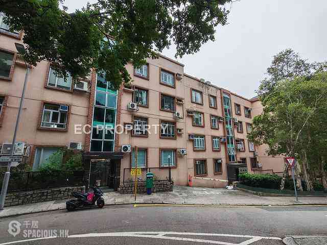 Happy Valley - Green Lane Court 02