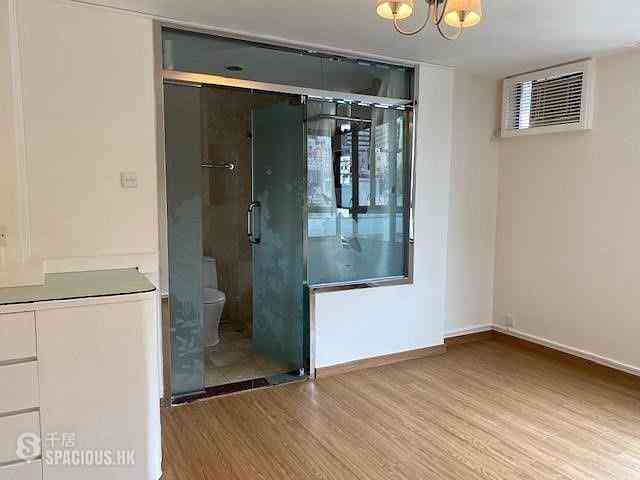 Happy Valley - Holly Court 04