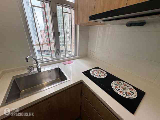 Sai Ying Pun - 55-57, Bonham Road 08