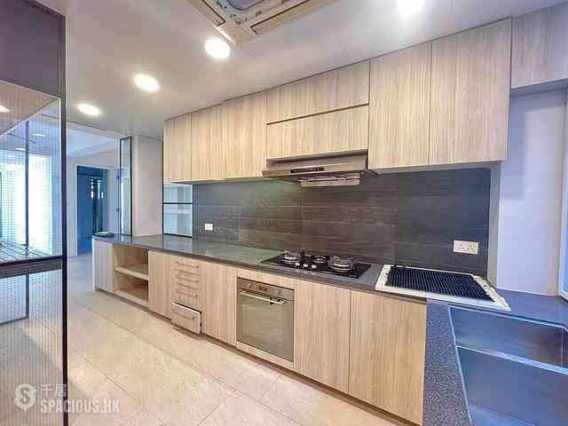 Pok Fu Lam - 18-24, Bisney Road 04