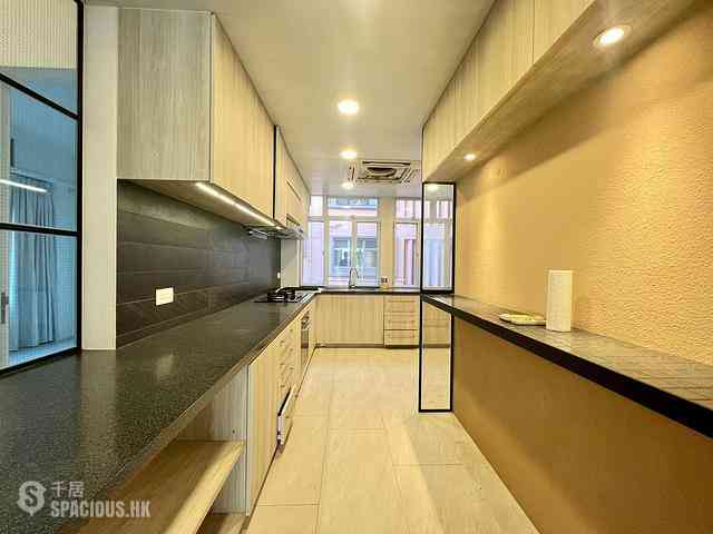 Pok Fu Lam - 18-24, Bisney Road 05