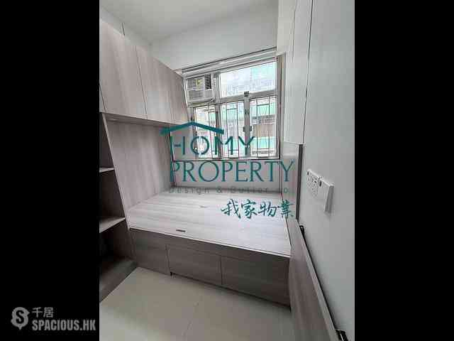 Sai Ying Pun - 300-302, Queen's Road West 01
