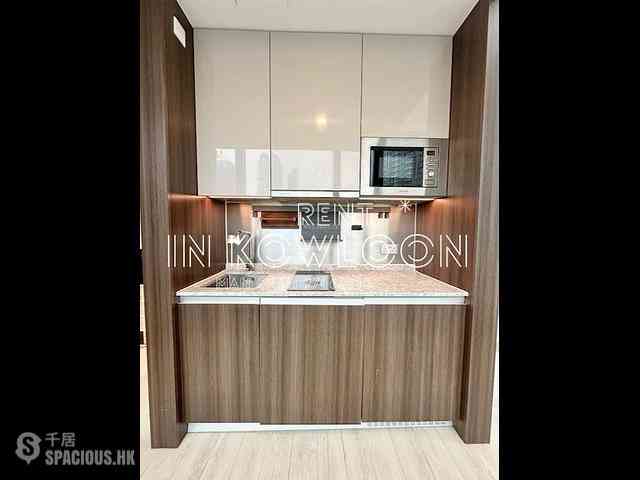 Tai Kok Tsui - L・Living 23 02