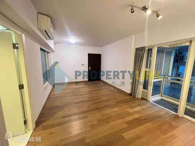 Soho - Centrestage 01