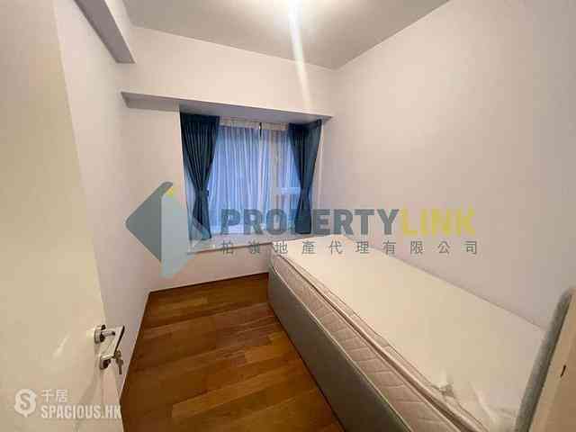 Soho - Centrestage 03