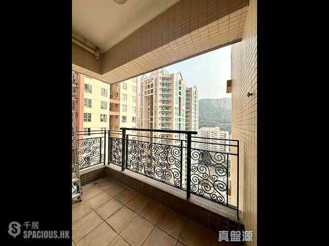 Quarry Bay - La Place De Victoria 10