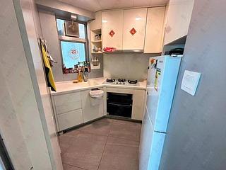 Kennedy Town - The Merton Tower 2 03