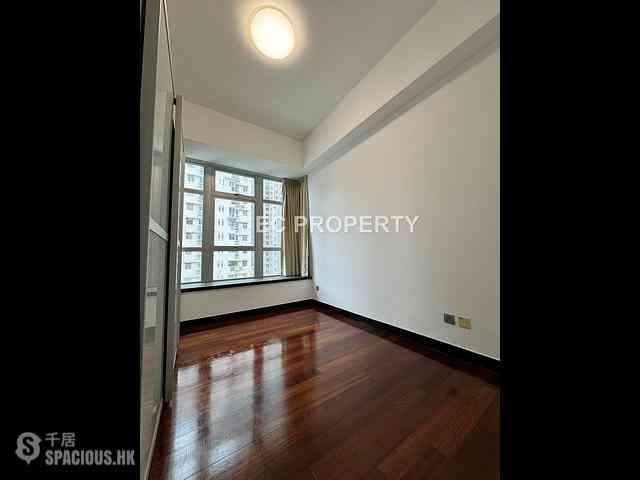 Wan Chai - J Residence 08