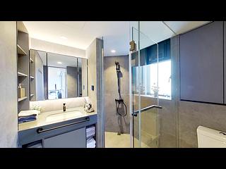 Central - 108-110, Wellington Street 14