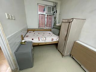 Sheung Wan - Man King Building 04