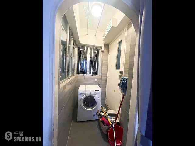 Sai Ying Pun - Lai King Court 10