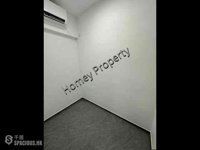 Mong Kok - Sincere House 06