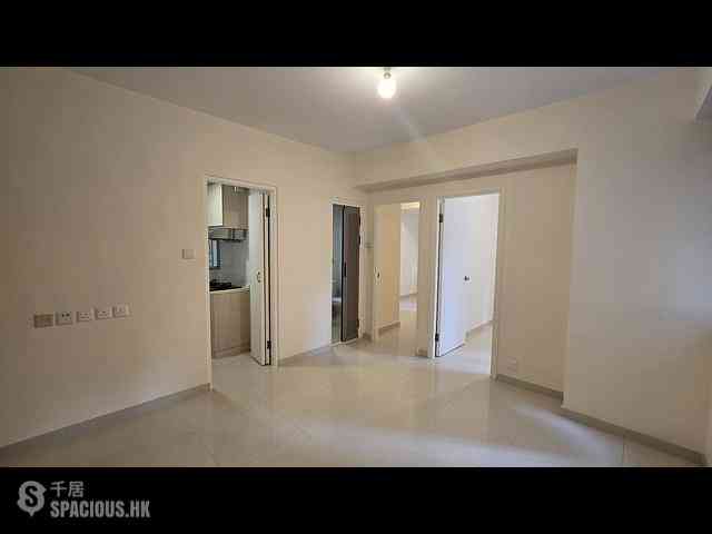 Mid Levels Central - On Fung Building 02