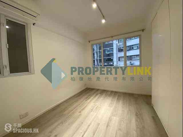 Soho - Caravan Court 06