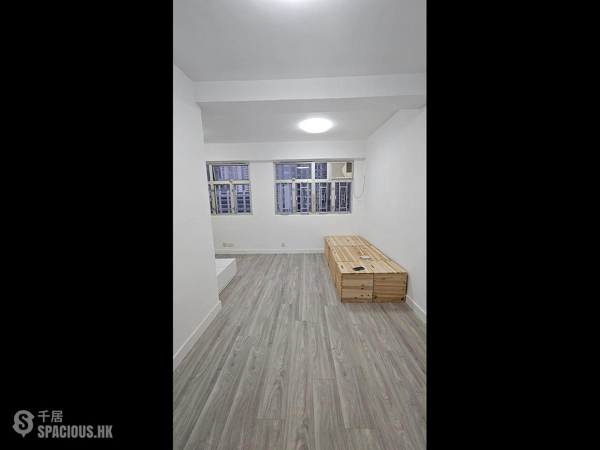 Sai Ying Pun - Tung Cheung Building 01