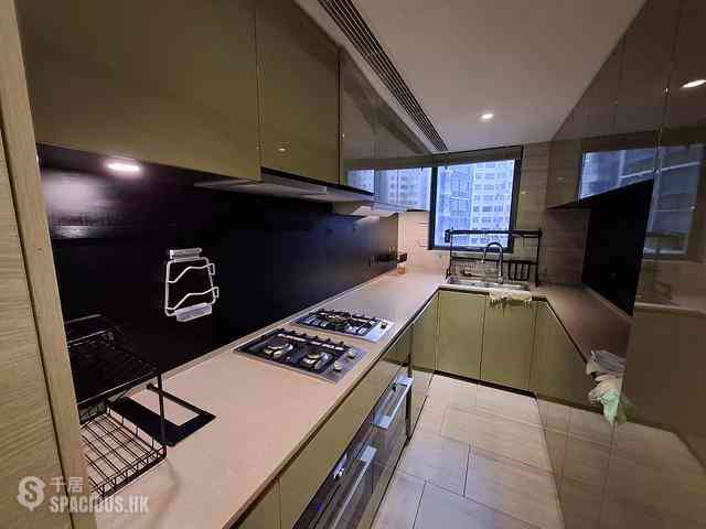 North Point - Fleur Pavilia Tower 1 03