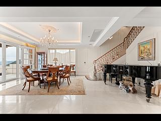 Chung Hom Kok - Horizon Gardens 12