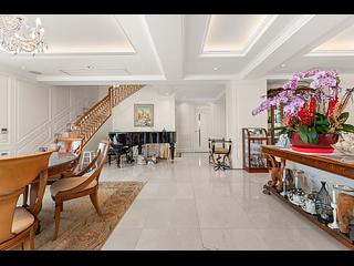 Chung Hom Kok - Horizon Gardens 14
