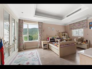 Chung Hom Kok - Horizon Gardens 17