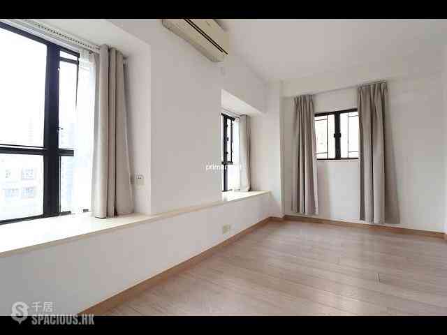 Wan Chai - Tai Yuen Court 06