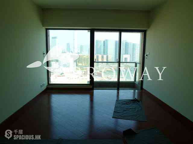 West Kowloon - The Arch 01