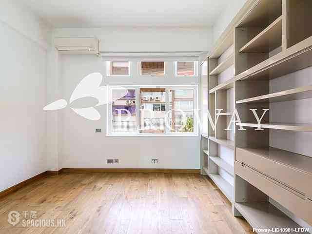 Chung Hom Kok - Cypresswaver Villas 09