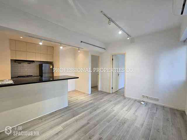 Soho - Caravan Court 01