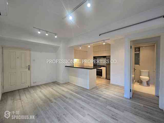 Soho - Caravan Court 02