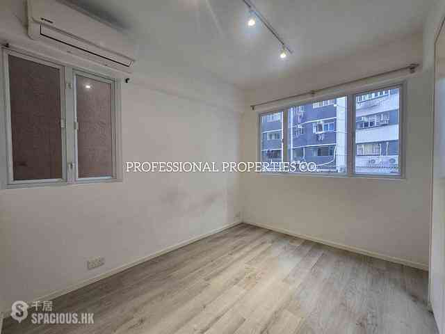 Soho - Caravan Court 05