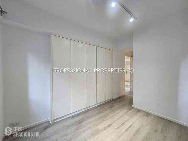 Soho - Caravan Court 06