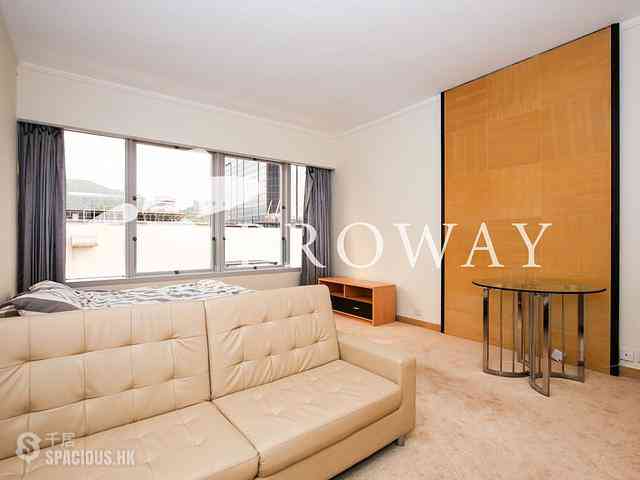 Wan Chai - Convention Plaza Apartments 01