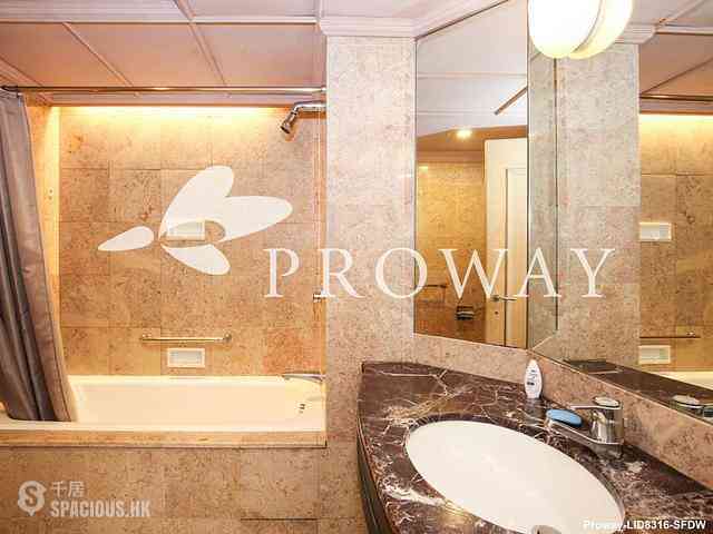 Wan Chai - Convention Plaza Apartments 07