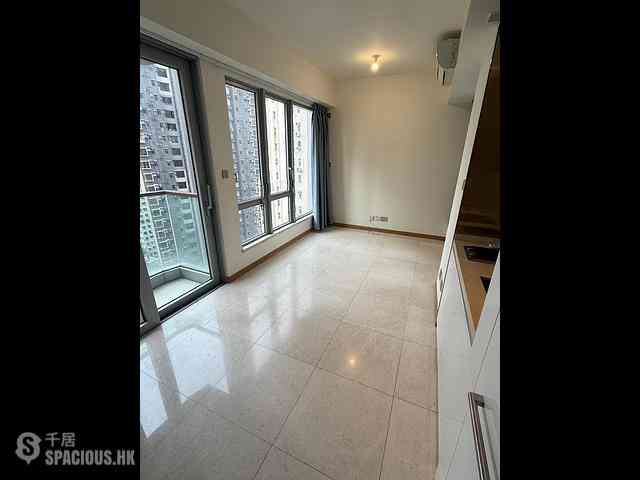 Sai Ying Pun - 63, Pokfulam Emerald House (Tower 2) 01