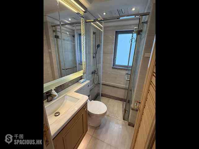 Sai Ying Pun - 63, Pokfulam Emerald House (Tower 2) 07