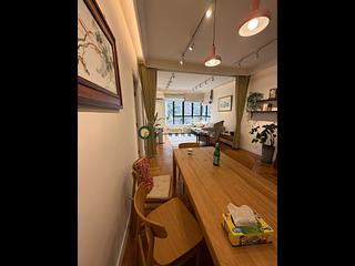Mid Levels Central - Elegant Terrace 02