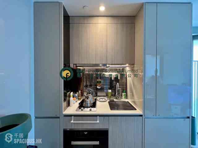 Sai Ying Pun - King's Hill 05
