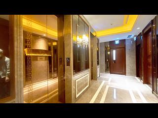 Wan Chai - The Avenue 12